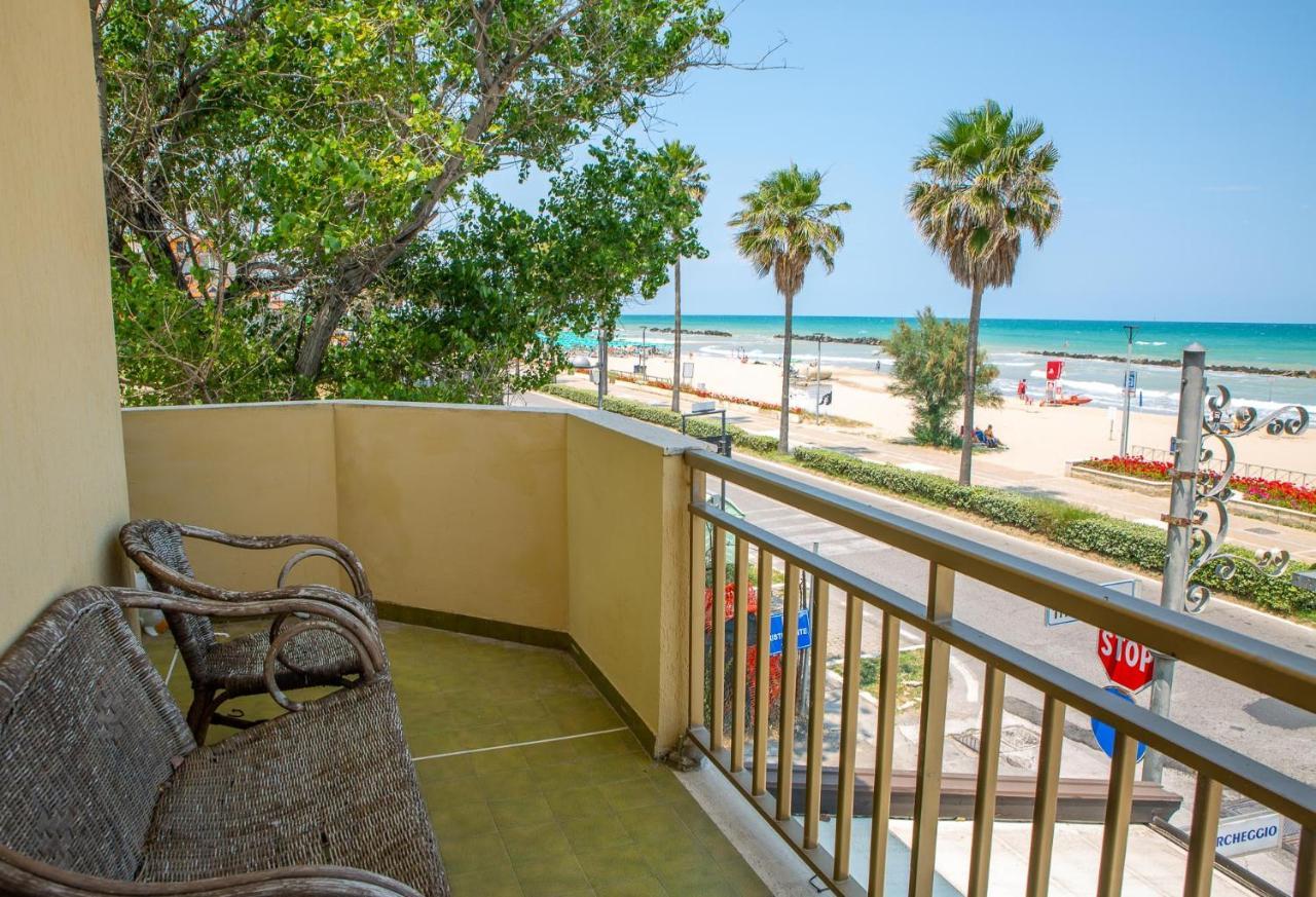Palm Beach House - Vista Mare Монтесильвано Экстерьер фото