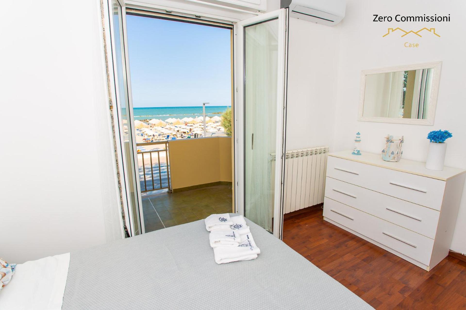 Palm Beach House - Vista Mare Монтесильвано Экстерьер фото